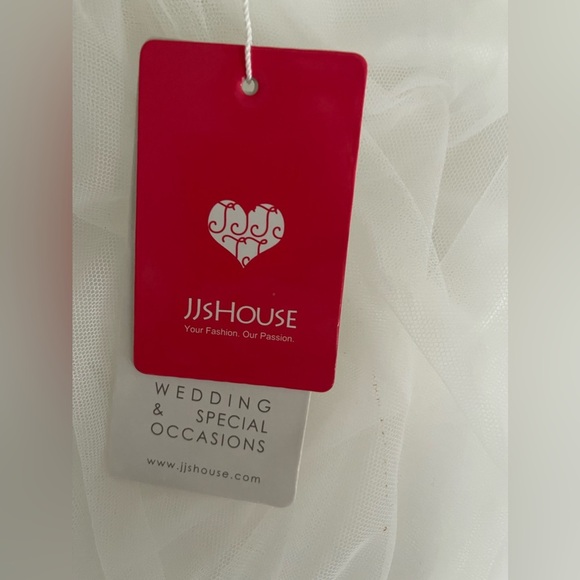 JJ’s House Ivory Sleeveless Wedding Dress With Lace And Tulle Size 14 NWT - Picture 10 of 10